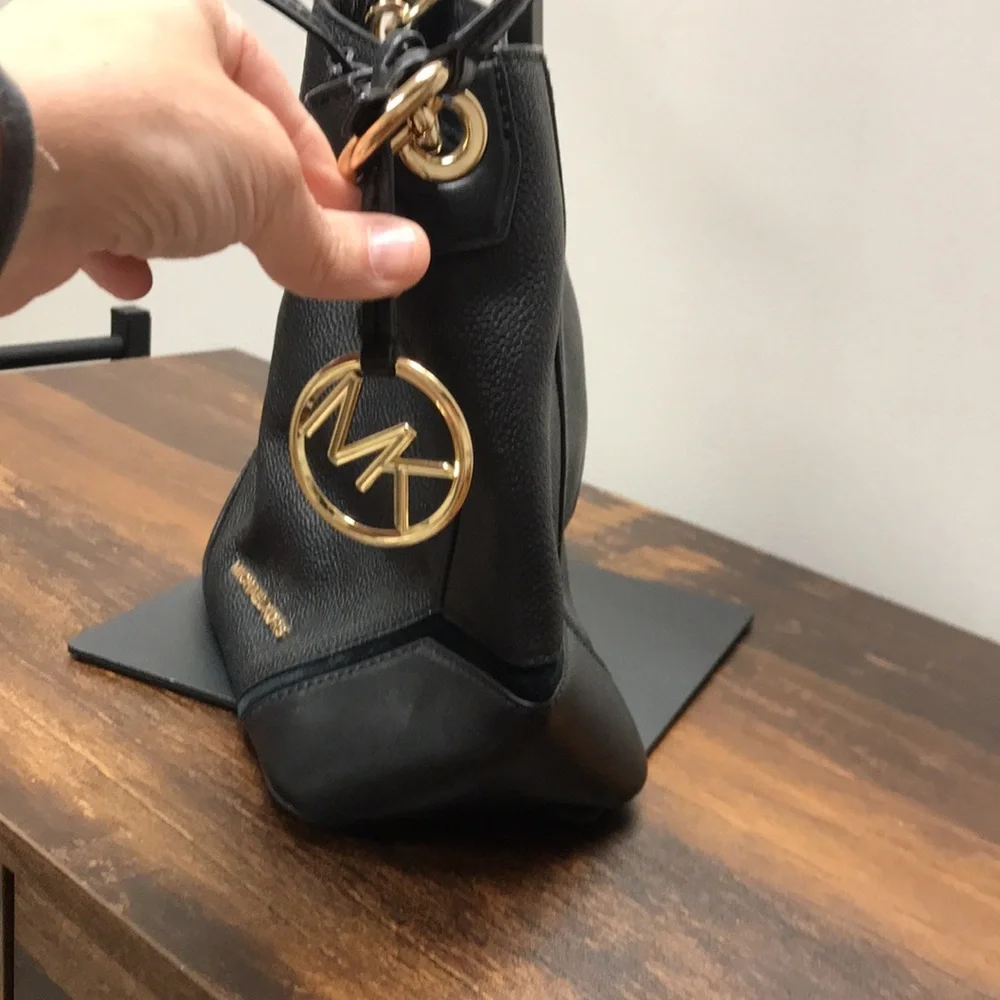Michael Kors Nicole Bucket Bag